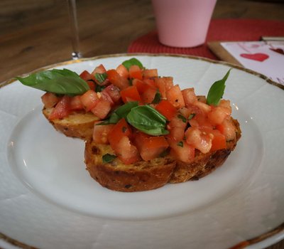 DANTE'S Bistro & Restaurant & Café